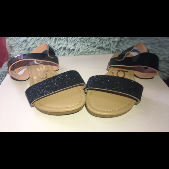 Sandals - Picture 1 of 2